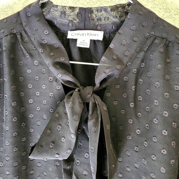 Calvin Klein Womens Short Sleeve Black Chiffon Blouse NWT Size Medium - Picture 3 of 3